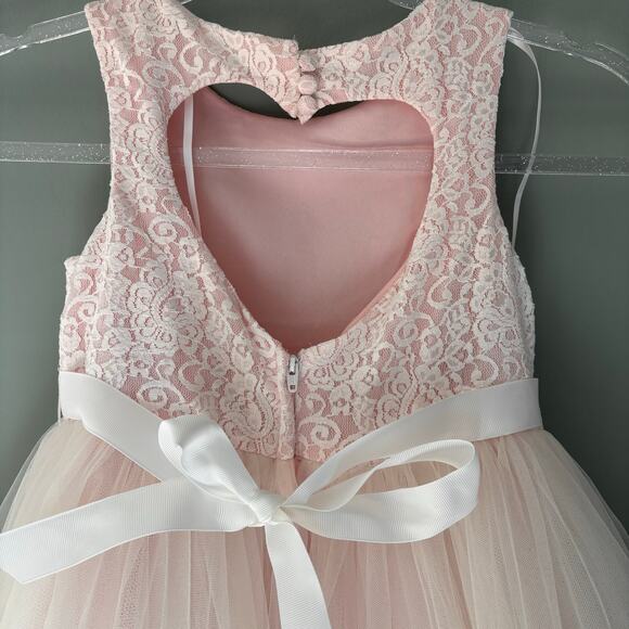 Girls Tulle Ball Gown Flower Girl Dress with Heart Cutout - Picture 6 of 8
